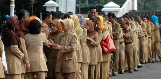 Bantah THR PNS Naik karena Tahun Politik