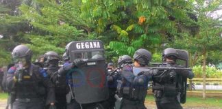 Tak Puas Hasil Pemilukada, Seorang Anggota DPRD Disandera dan Mobilnya Dipasangi Bom