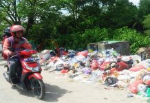 Tak Bayar Utang BBM, Truk Sampah Ditahan