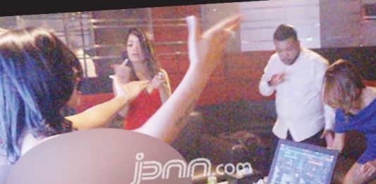 Tarif DJ Topless Disesuaikan Ukuran