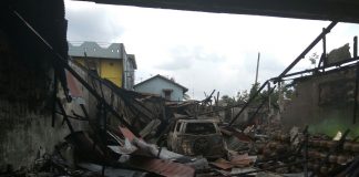 Mobil dan Motor Milik Tukang Bakso Hangus