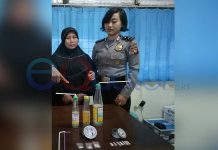 Ibu Rumah Tangga Kepergok Jual Sabu