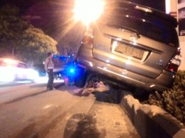 Pungut Uang Mobil Nyungsep