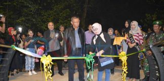 Malam Tahun Baru, Resmikan Dua Taman