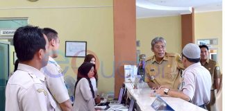 Sidak Hari Pertama Kerja, Bupati Jarot Ngaku Puas