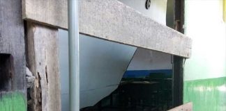 Langit-langit Runtuh Siswa Berhamburan