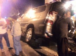 BREAKING NEWS: Mobil Nyungsep di Jalan Ahmad Yani