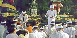 Semarak Perayaan Hari Saraswati di Pontianak