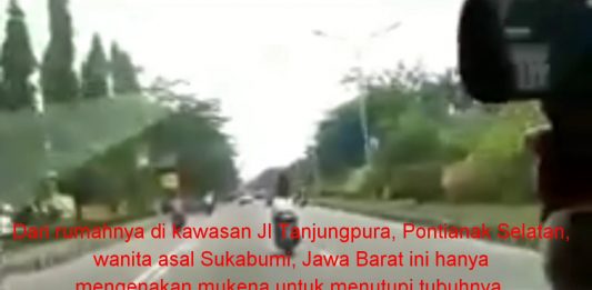 Video Heboh Wanita Telanjang Sambil Bermotor