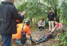 BREAKING NEWS: Warga Temukan Mayat di Kebun Karet