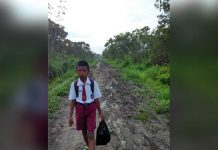 Setiap Hari Berjalan Tujuh Kilometer Sambil Jualan Molen