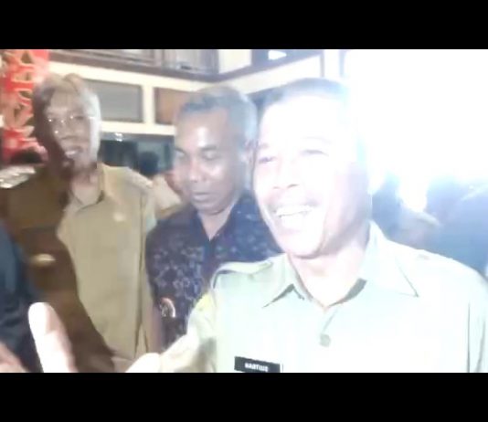 VIDEO: Lucu, Ini Penjelasan Kartius Soal Tugu Patung Kuntilanak di Pontianak