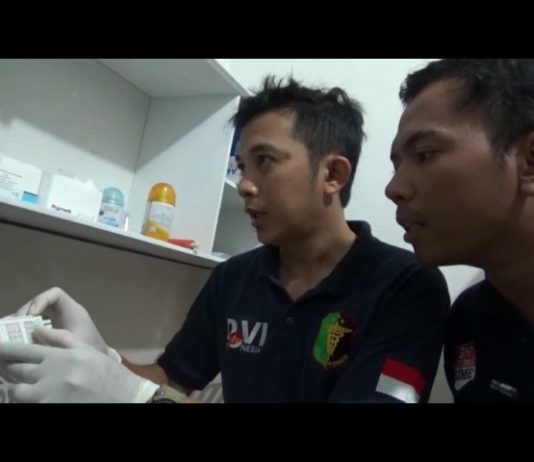 Video: Dona “Pengendara Bugil” Tes Urine dalam Mobil, Ini Hasilnya