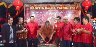 Jarot Bangga Seluruh Etnis Membaur di Malam Imlek