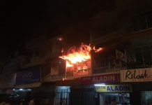 BREAKING NEWS: Pesta Kembang Api, Toko Peralatan Sembahyang Terbakar