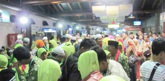 Jamaah Umroh Sambas Terlantar di Jeddah