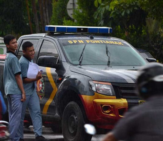 Di dalam Mobil Mesti Ada Bak Sampah Agar Buang Sampah Tidak di Jalan Raya