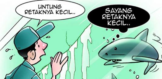 Saat Akuarium Berisi Hiu Bocor