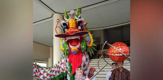 Naga Buka Mata di Rumah Rakyat