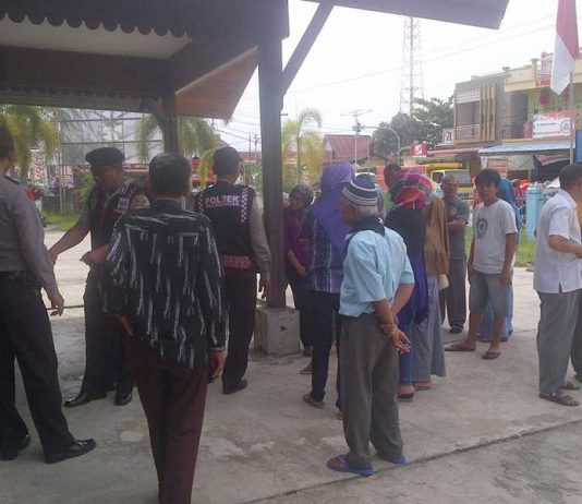 Puluhan Pedagang Datangi DisperindagKop