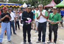 Peresmian Arena BMX, Seorang Anak Diberi Sepeda