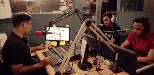 Radio Bertahan Andalkan Keakraban