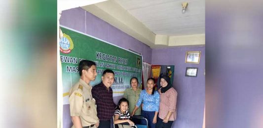 Yani Senang Mendapat Kursi Roda