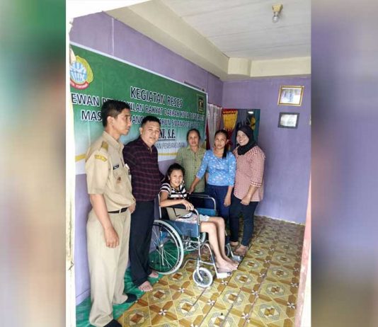 Yani Senang Mendapat Kursi Roda