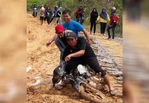 Minta Jalan ke Kantor Camat Pinoh Ditingkatkan