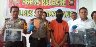 Sakit Hati dengan Istri Korbannya Wanita Seksi