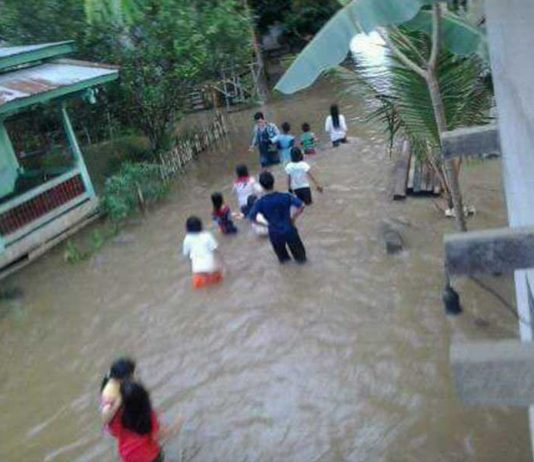 Sungai Meluap, Melawi Dilanda Banjir, Transportasi Darat Putus