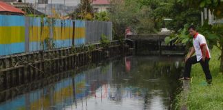 Limbah Solar di Parit Bansir Milik PT Anzon Autoplaza