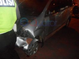 BREAKING NEWS: Ugal-ugalan Bawa Avanza, Tabrak Sejumlah Pengendara dan Berakhir Dihajar Massa