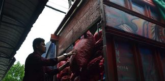 4,4 Ton Bawang Merah Ilegal Masuk Melalui Jagoi Babang