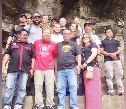 Bule California Happy di Sekadau karena Keramahan Masyarakatnya