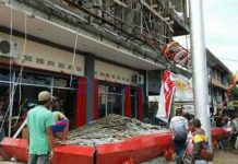 Kanopi CFC Ambruk,  Ayam Goreng Tetap Jual