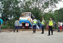 Supir Mengantuk, Nek Aki Masuk Parit