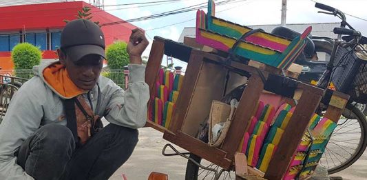 Dari Jawa Barat, Jualan Gamelan Mini