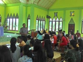 Kapolsek Datangi Gereja dan Masjid