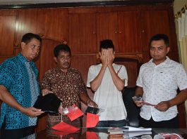 Aksi Heroik Wanita Sexy Kejar Jambret Berbehel