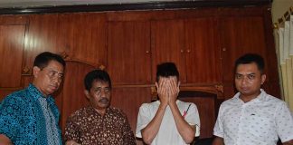 Aksi Heroik Wanita Sexy Kejar Jambret Berbehel