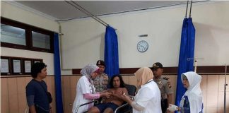 Kapolres Pimpin Pasukan Menangkap Orang Gila