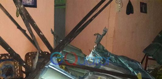 Bukan Durian Runtuh, Dua Rumah Ditimpa Pohon Rubuh