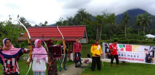 Komunitas Panahan di Kota Seribu Kelenteng