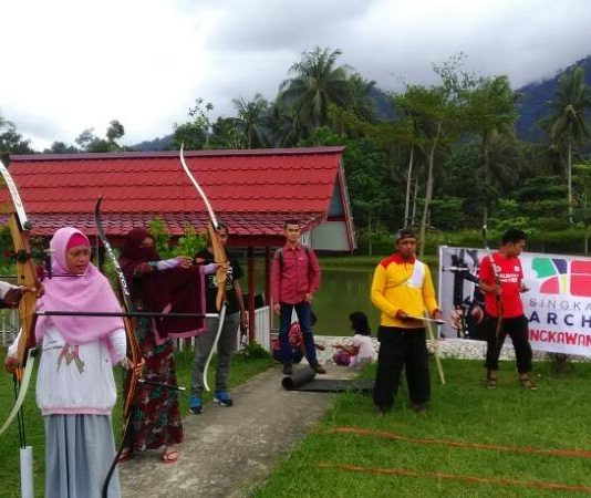 Komunitas Panahan di Kota Seribu Kelenteng