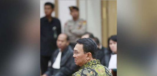 Kuasa Hukum Ahok Nilai Tuntutan JPU Ragu-ragu