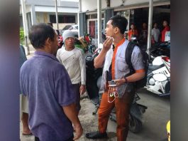 Telat Pergi Kuliah, Ngebut, Masuk Parit