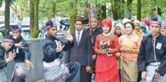 Nikahkan 255 Pasangan Buruh Migran Indonesia