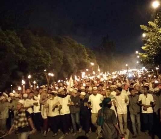 1001 Obor Hangatkan Pawai Sambut Bulan Suci Ramadhan