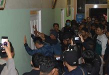 Ketika Polisi Percaya Diri Dobrak Kamar Hotel